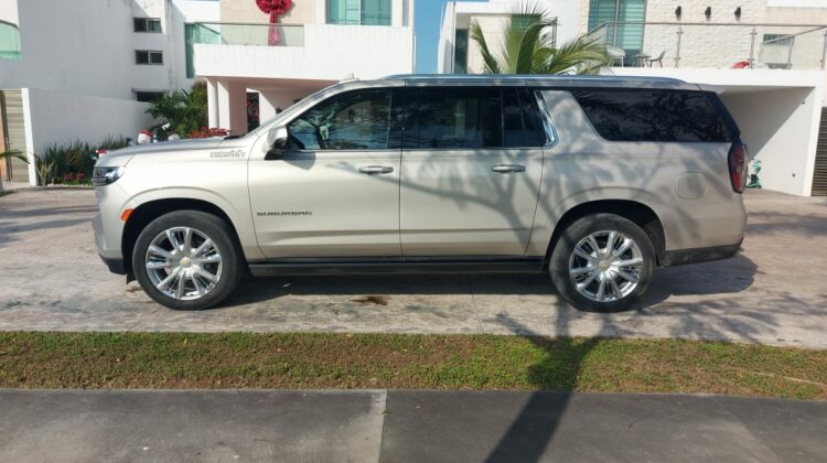 Chevrolet Suburban High Country 2023