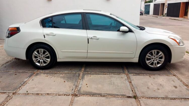 Nissan Altima SL High 2.5 CVT 2010