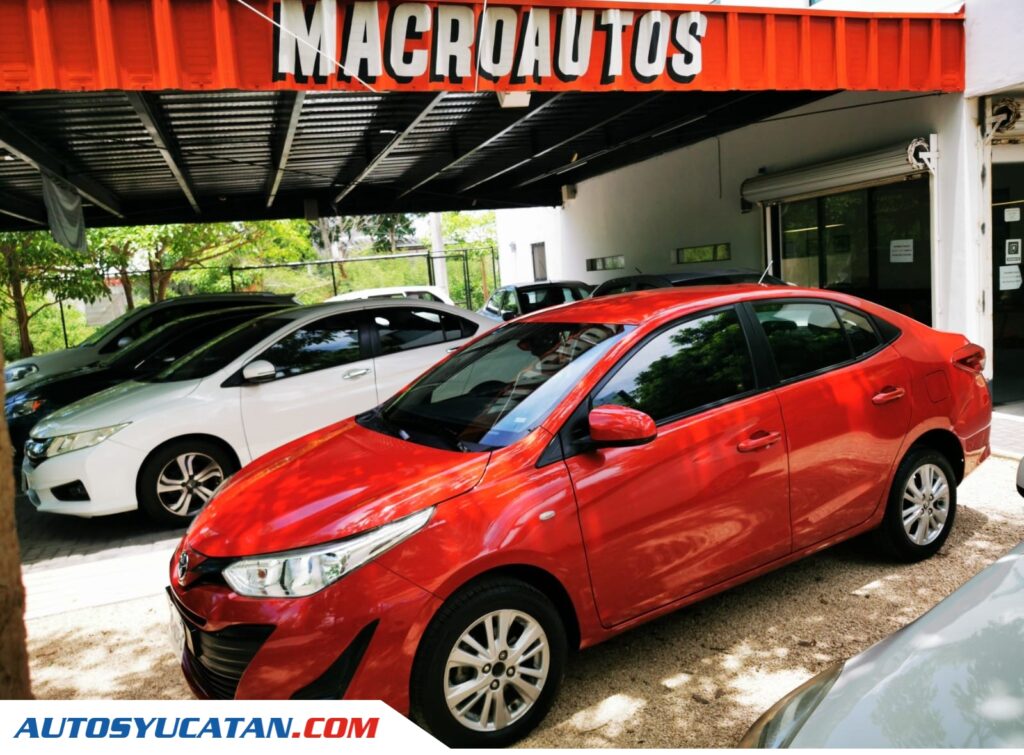 Yaris 2018 Core CVTI-S Rojo