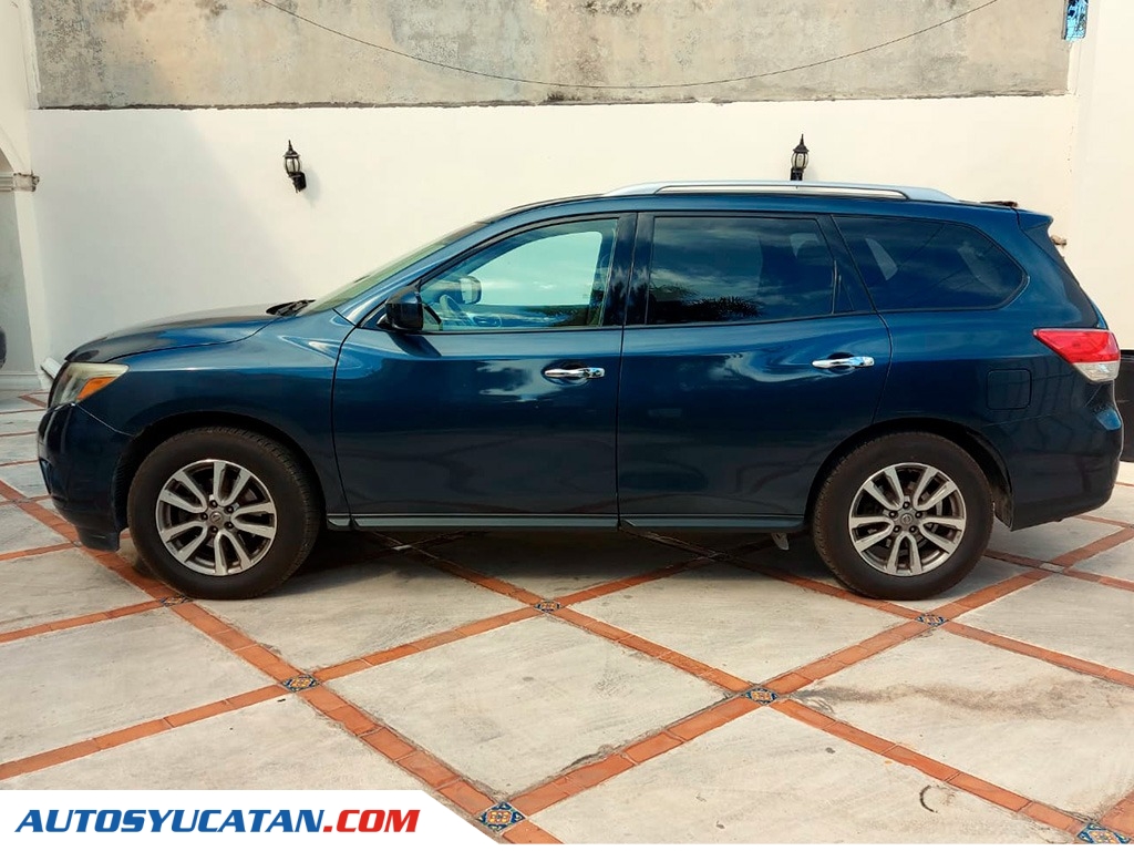 Nissan Pathfinder SE 2015