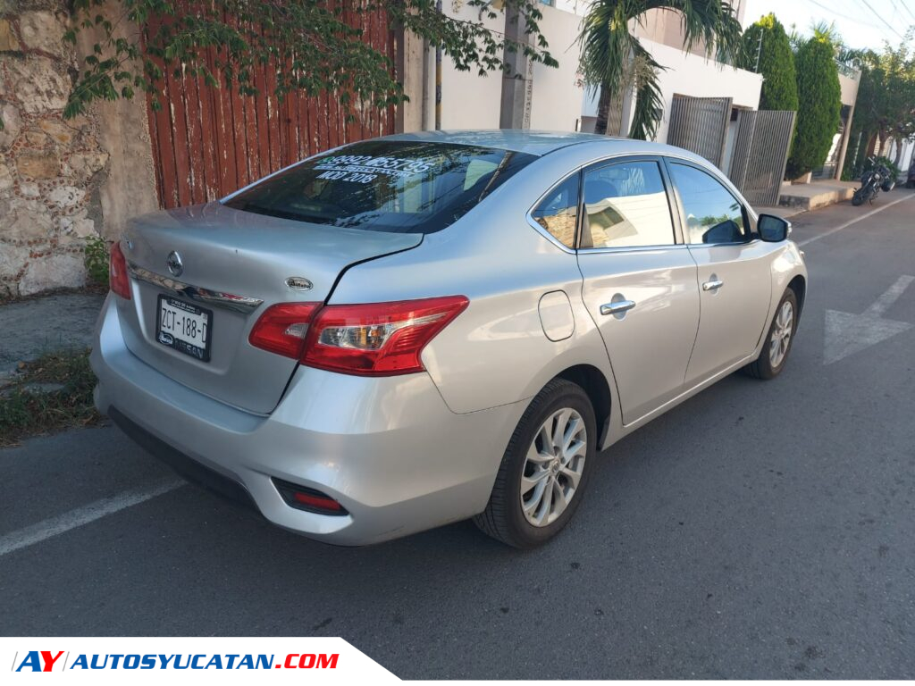 Nissan Sentra Advance CVT 2018