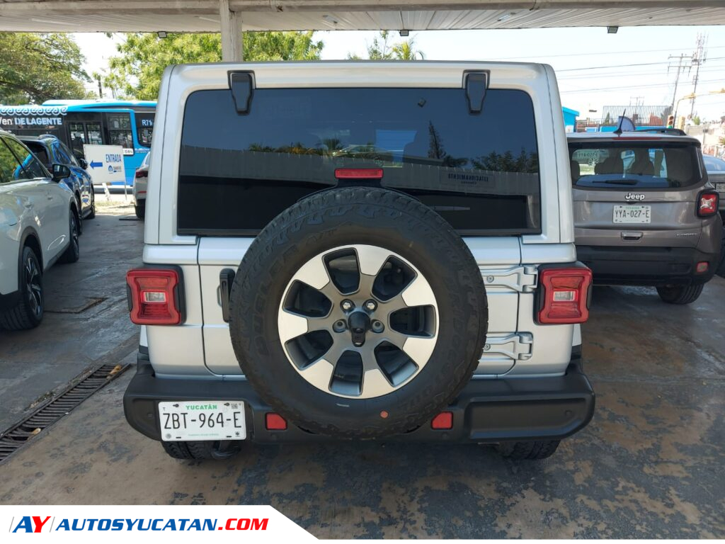 Jeep Wrangler Sahara 2023