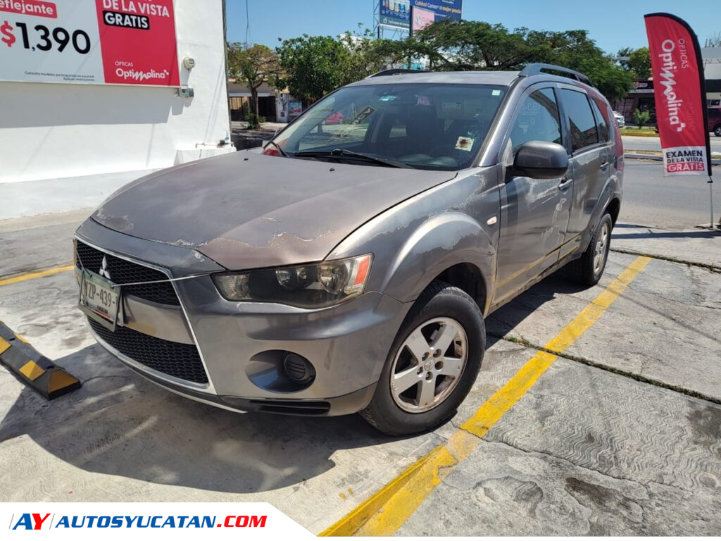 Mitsubishi Outlander ES 2010