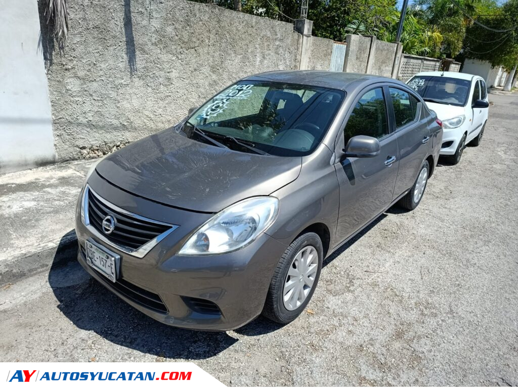 Nissan Versa Sense 2012