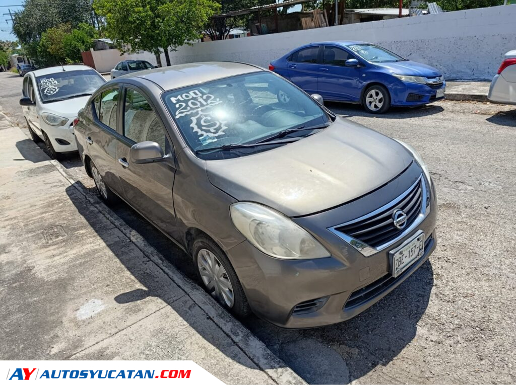 Nissan Versa Sense 2012